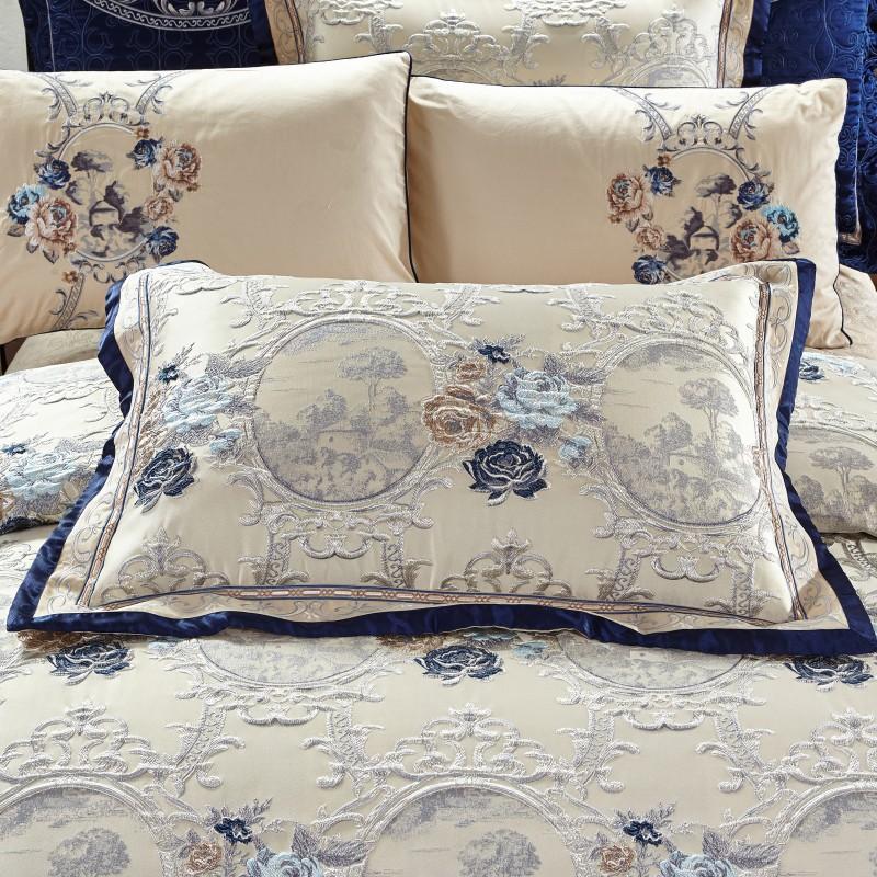 Luxurious Oriental Jacquard Bedding Set With 600 Thread Count
