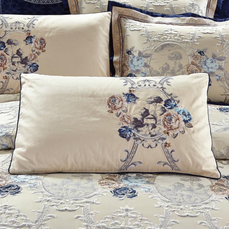 Luxurious Oriental Jacquard Bedding Set With 600 Thread Count