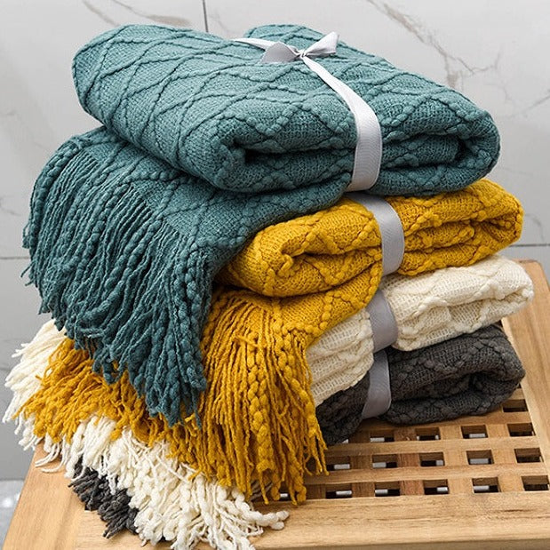 Aurelin Threaded Throw Blanket With Ultra Soft Comfort